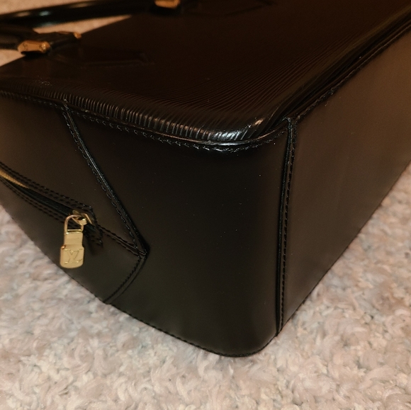 Louis Vuitton Sablon Vintage Handbag - Picture 10 of 16